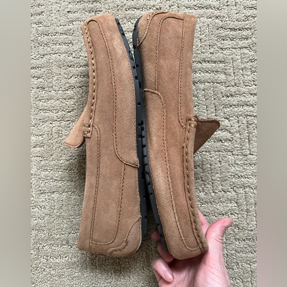 Men’s Ugg Slippers - Picture 9 of 10